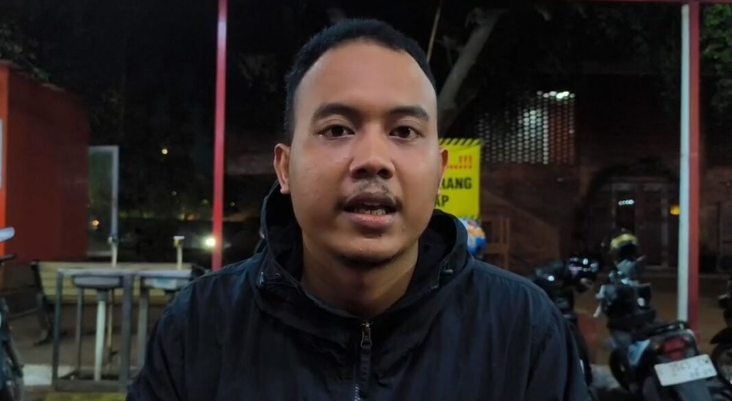 Jakmania Cirebon Kecam Pelemparan Bus Suporter Persija di Tol Palikanci Jakmania Cirebon Kecam Pelemparan Bus Suporter Persija di Tol Palikanci