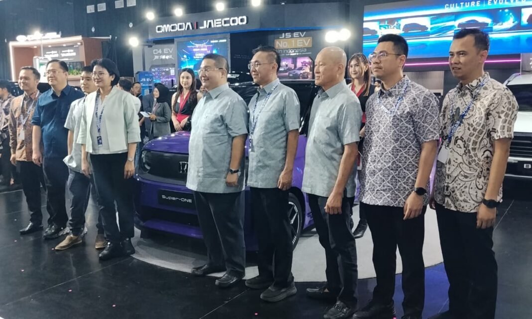 Bukan Sekadar Pameran, Honda Hadirkan Pengalaman Berkendara Masa Depan di GIIAS Makassar Honda untuk unjuk gigi lewat deretan inovasi serta pengalaman berkendara terbarunya di GIIAS Makassar. (Foto: OPSI/Rio)