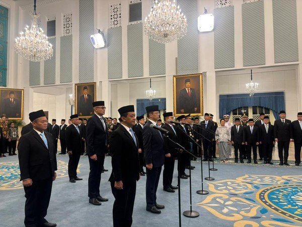 Presiden Prabowo Subianto Resmi Lantik 18 Pejabat Baru Kabinet dan Lembaga Negara Pelantikan sejumlah pejabat baru oleh Presiden Prabowo, Kamis 1 Oktober 2026.